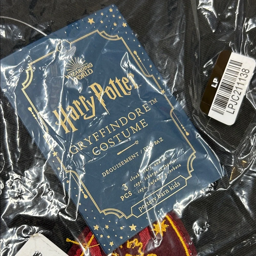 Harry Potter Gryffindor Halloween Costume Hooded Rob with House Crest Scarf NEW